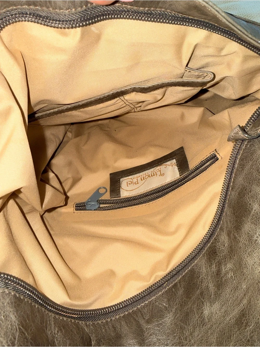 Limon Piel Shinye Leather Messenger Bag